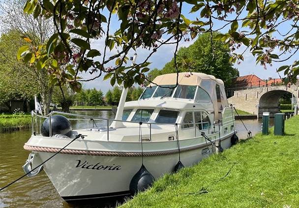 Fries wasser motoryacht